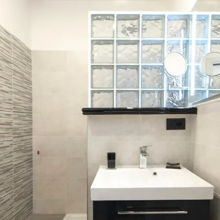 Gemini Navona Pensión