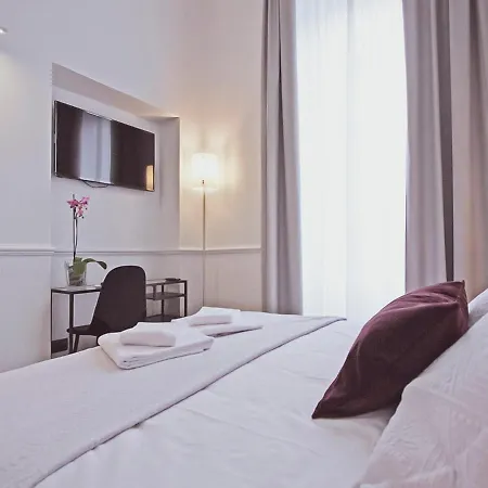 Πανσιόν Gemini Navona 4*