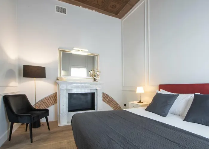 Gemini Navona Πανσιόν 4*