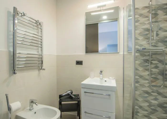 Gemini Navona Πανσιόν 4*