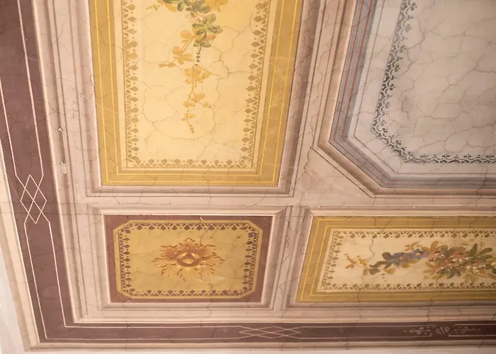 Gemini Navona Πανσιόν 4*